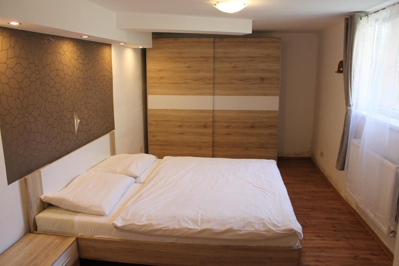 Suterenovy Apartman V Centre Piest'any Exterior foto